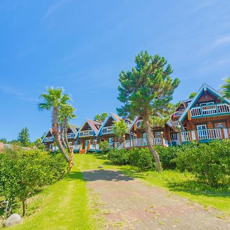 Jungmun Log Pension & Resort Seogwipo Exterior foto