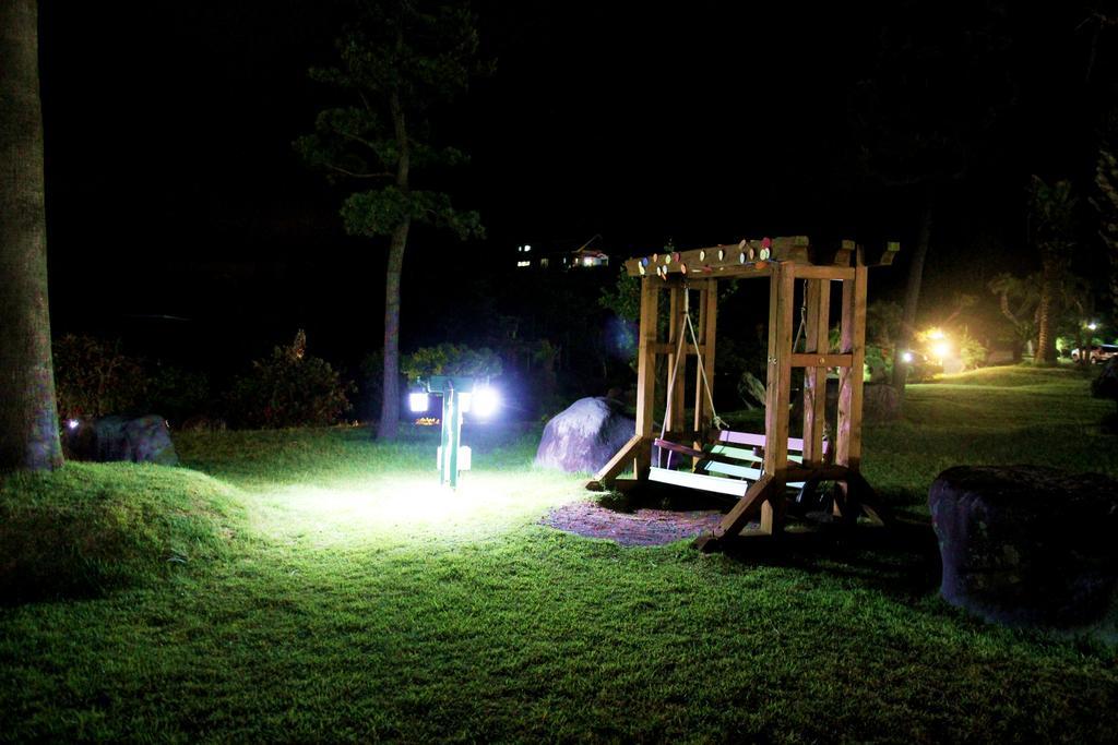 Jungmun Log Pension & Resort Seogwipo Exterior foto